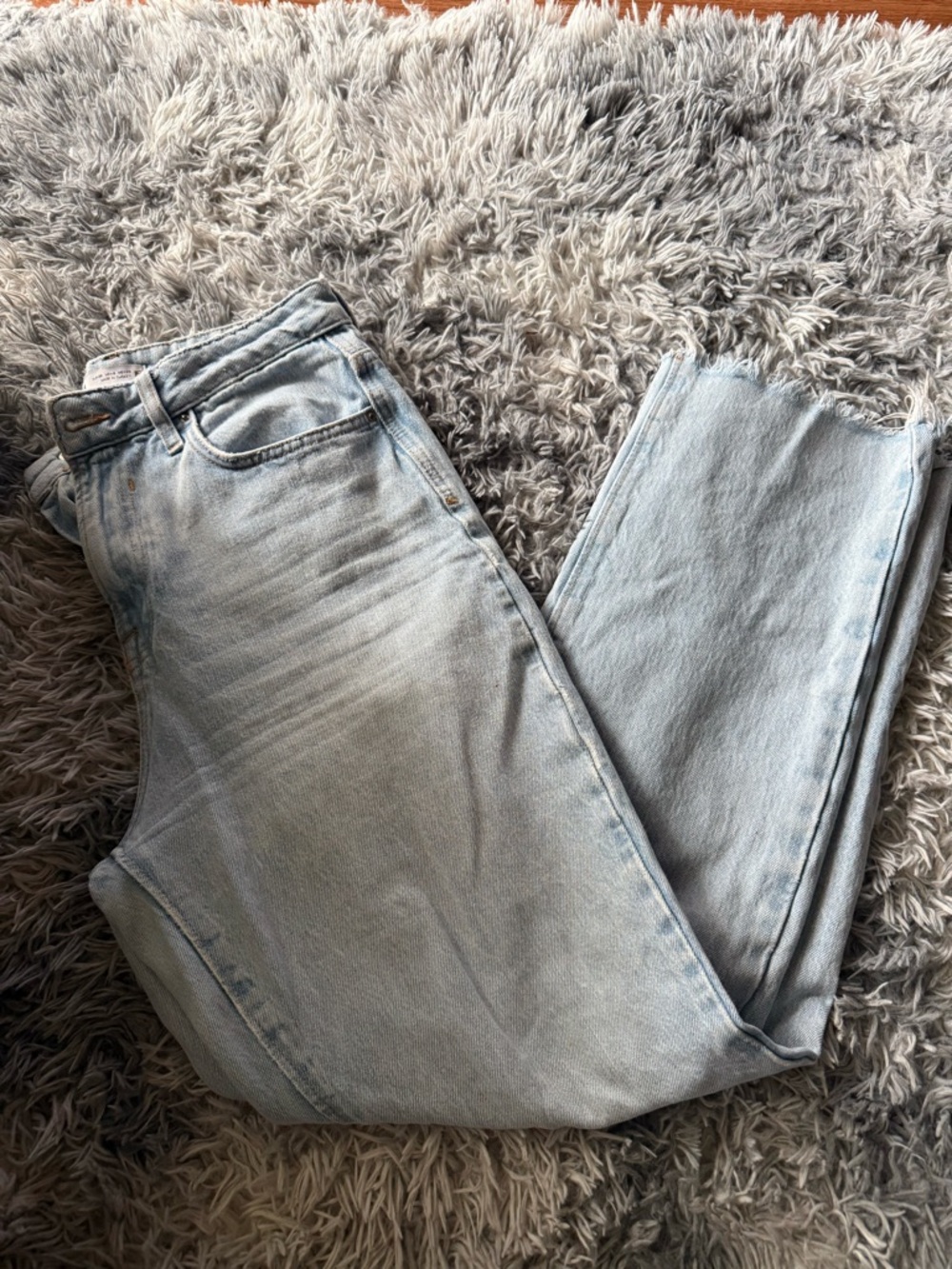 Zara Women’s High-Rise Light Wash Jeans